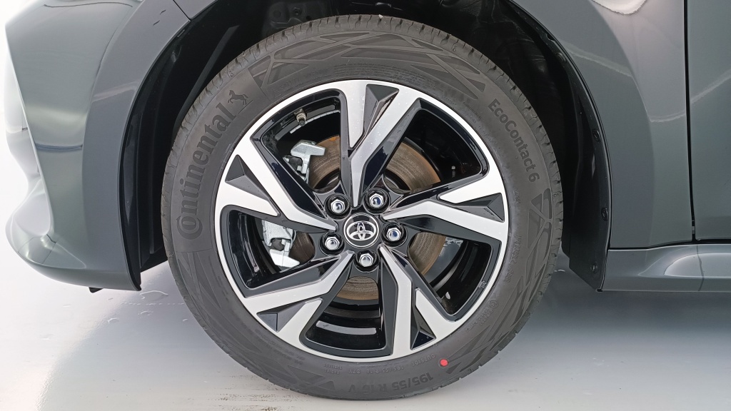 TOYOTA Yaris  IV Hybride 116ch Design e-CVT - ref: 8-GLI00035396 - Photo 12