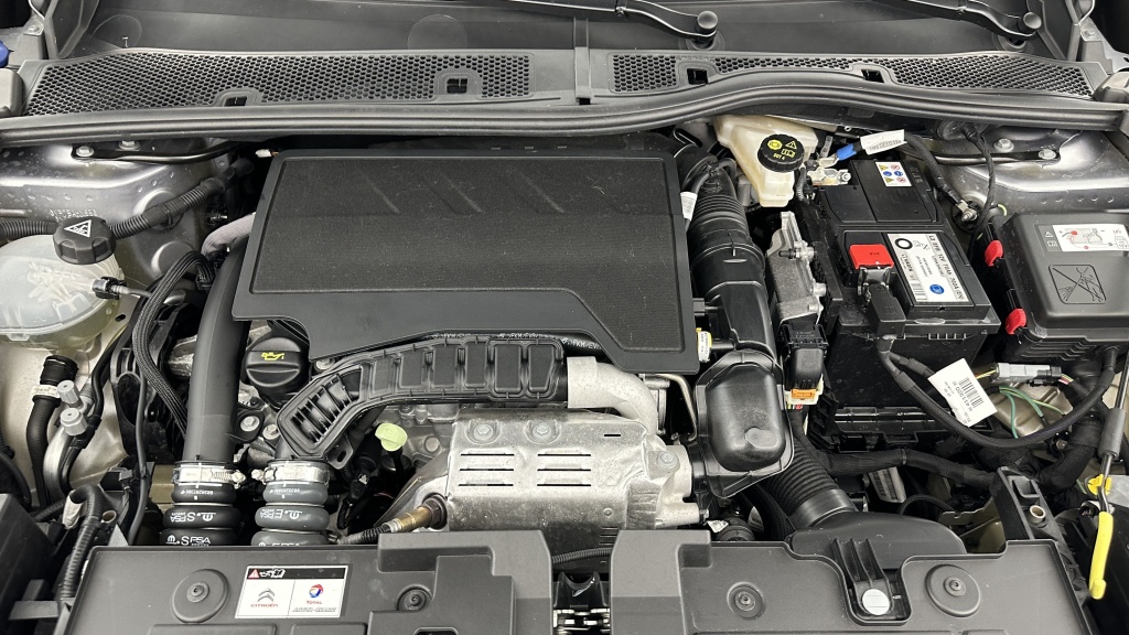 CITROEN C4 III 1.2 PureTech 130ch Shine EAT8 - ref: 8-GLI00037979 - Photo 11