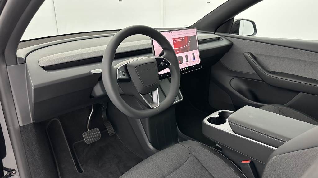 TESLA Model Y Standard Propulsion (534km) - ref: 8-GLI00043341 - Photo 6