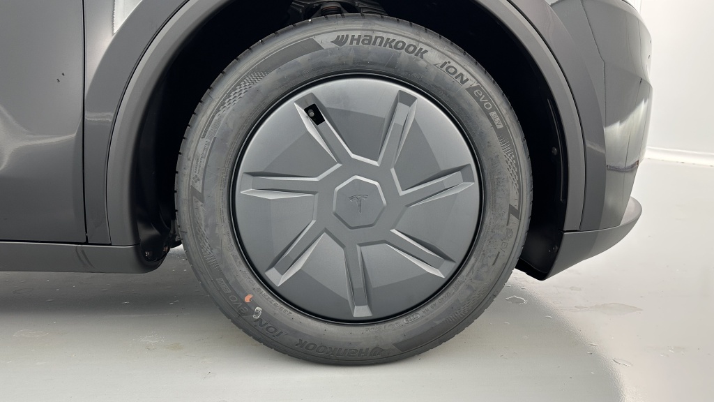 TESLA Model Y Standard Propulsion (534km) - ref: 8-GLI00043349 - Photo 12