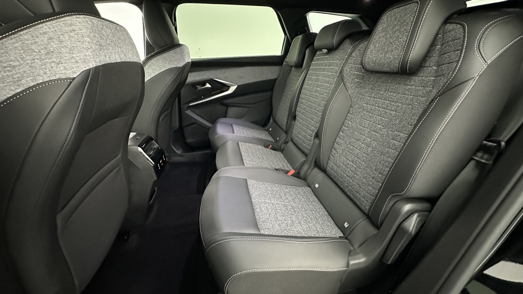 PEUGEOT 5008 III 1.2 Hybrid 145ch Allure e-DCS6 - ref: 8-GLI00044770 - Photo 9