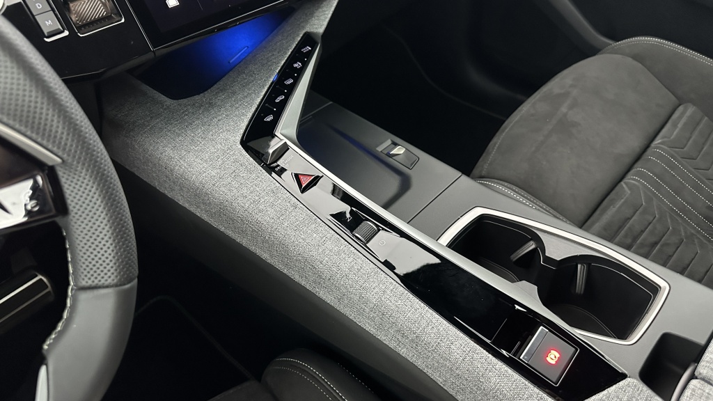 PEUGEOT 5008 III 1.2 Hybrid 145ch GT e-DCS6 - ref: 8-GLI00044772 - Photo 16