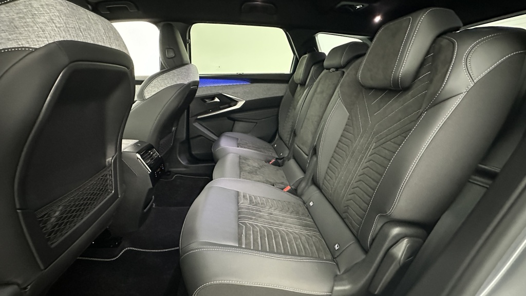 PEUGEOT 5008 III 1.2 Hybrid 145ch GT e-DCS6 - ref: 8-GLI00044774 - Photo 9