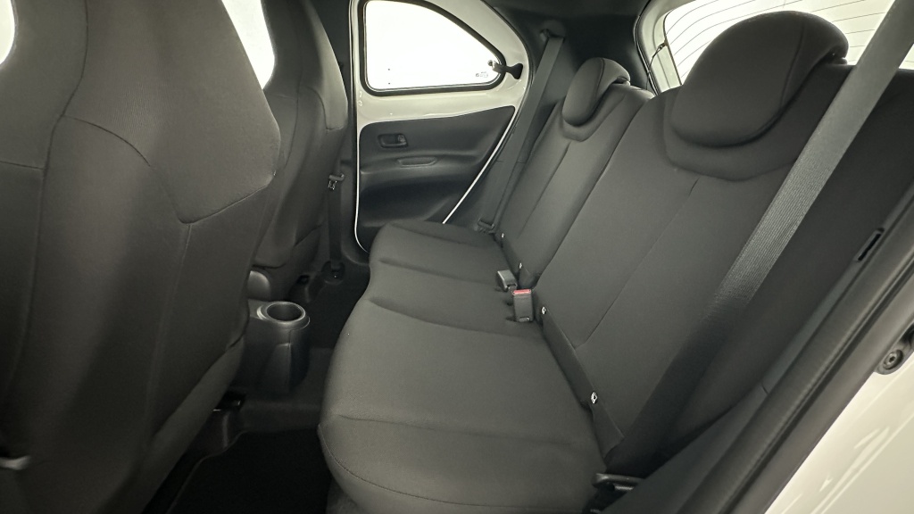 TOYOTA Aygo X 1.0 VVT-i 72ch Dynamic S-CVT - ref: 8-GLI00050333 - Photo 9