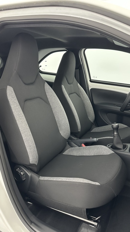 TOYOTA Aygo X 1.0 VVT-i 72ch Dynamic  - ref: 8-GLI00050387 - Photo 17