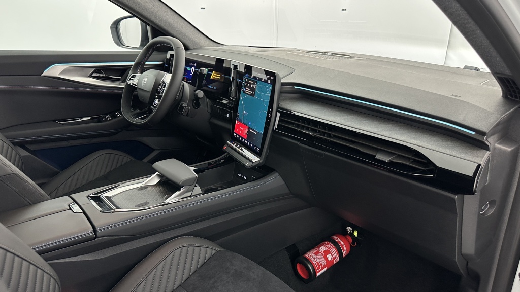 RENAULT Rafale E-Tech full hybrid 200ch esprit Alpine - ref: 8-GLI00079685 - Photo 8