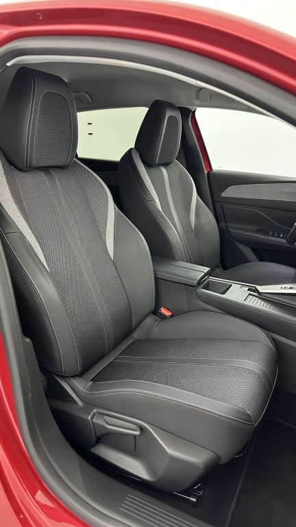 PEUGEOT 308 III 1.5 BlueHDi 130ch Allure EAT8 - ref: 8-GLI00090566 - Photo 18