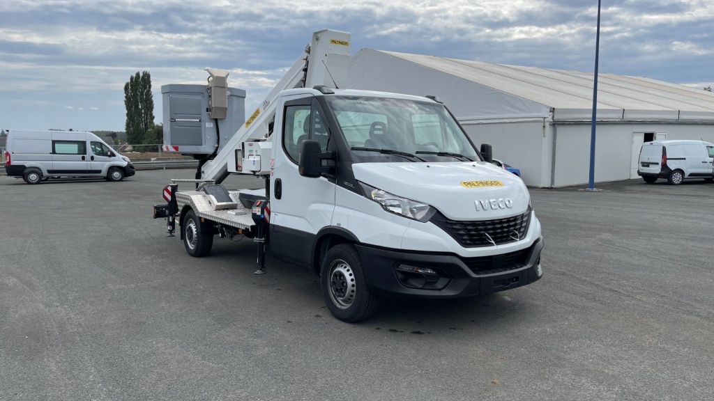 IVECO Daily 35S14H 3750 2.3 136ch Nacelle Smart P170 TXE E - ref: 8-GLI00238670 - Photo 1